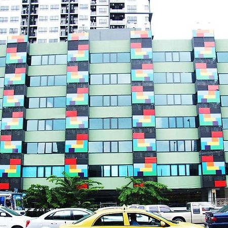 Grand Tower Inn Sathorn Hotel Bangkok Exterior photo
